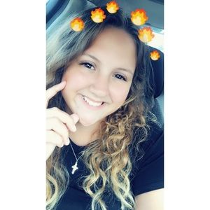 Meet your Posher, Kaitlynn